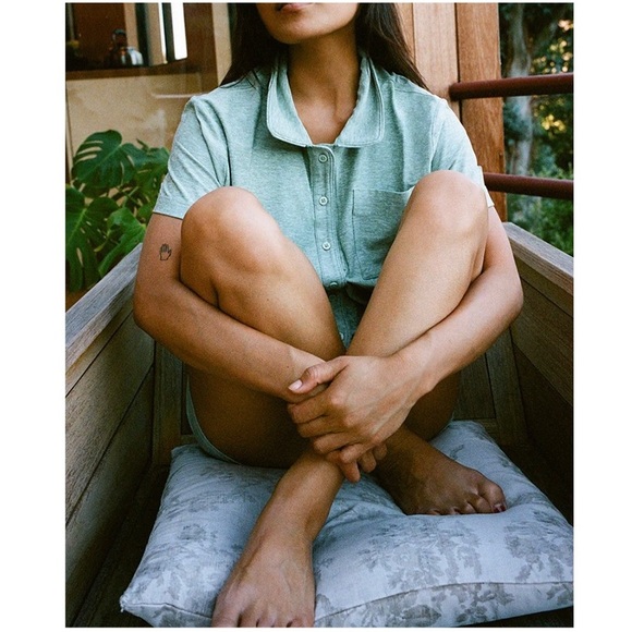 Outdoor Voices 2023 CloudKnit Recover Shortsleeve Button Front Top Size Medium - Picture 11 of 16